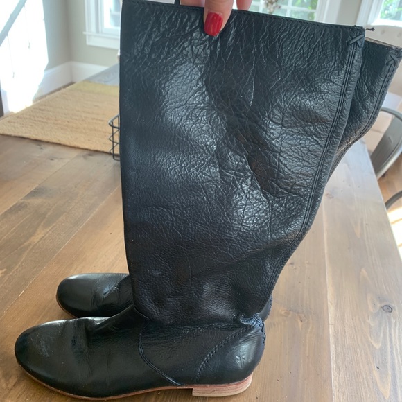 Black leather Frye boots, side zip - Picture 4 of 5
